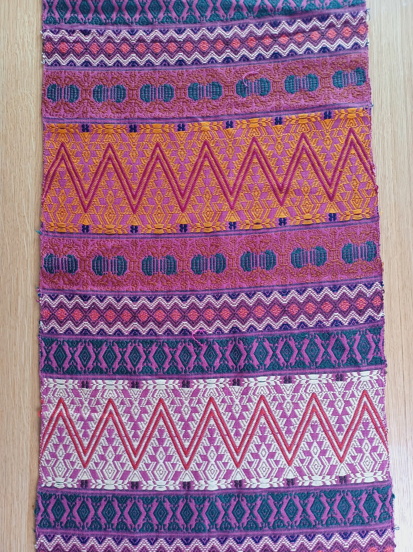 Mexikanischer Tischläufer, handgewebt in Chiapas,