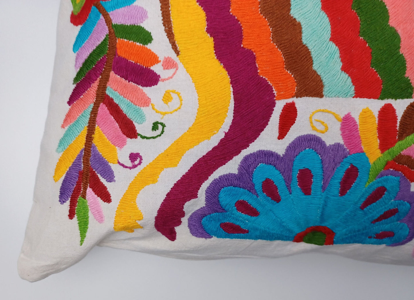 Otomi Kissenbezug, Made in Mexico, hangbestickter mexikanischer Kissenbezug
