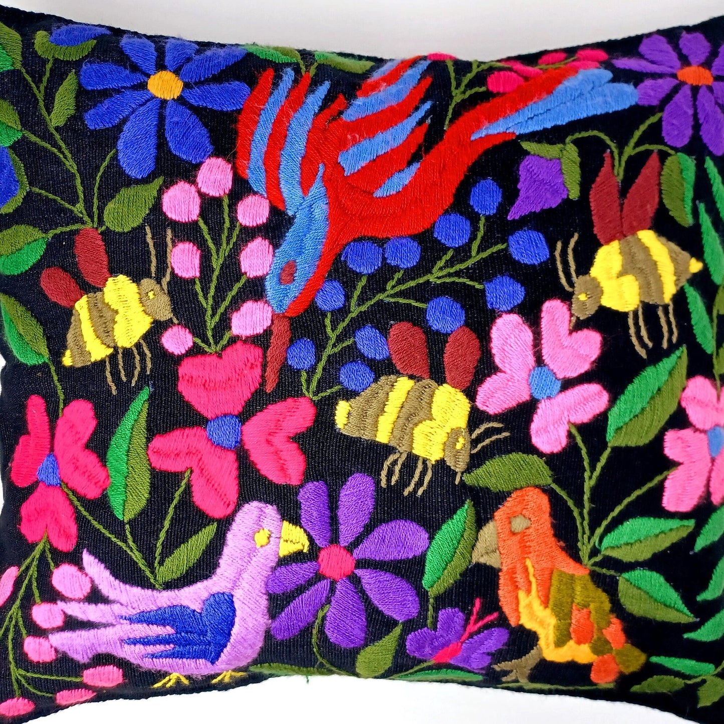 Housse de coussin motif animalier mexicain brodé à la main