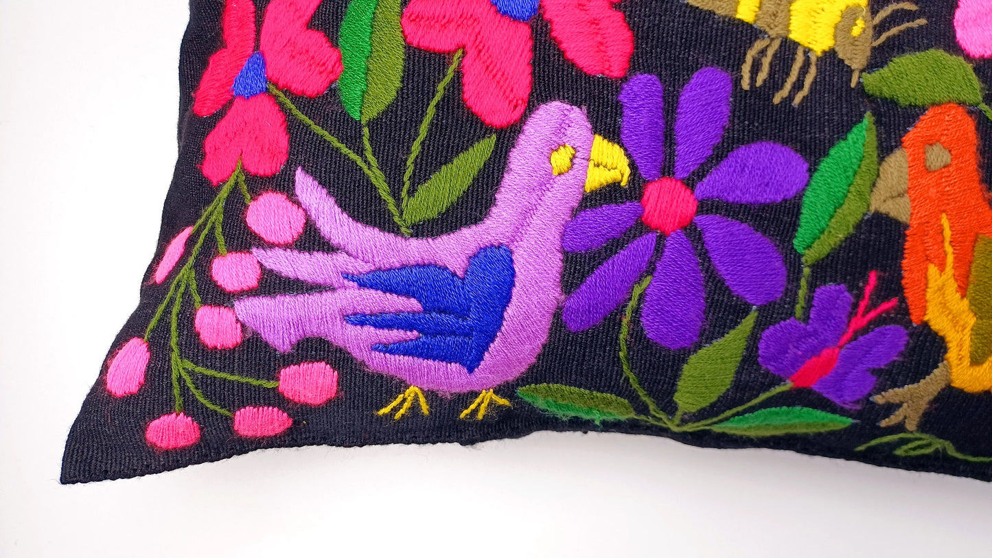 Housse de coussin motif animalier mexicain brodé à la main