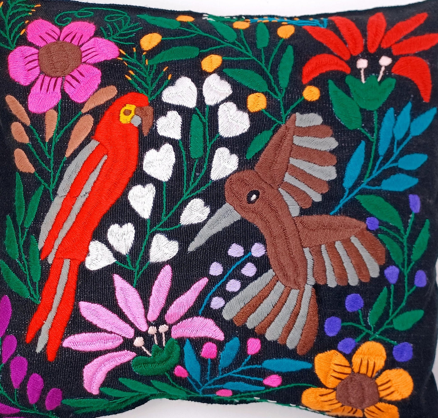 Housse de coussin motif animalier mexicain brodé à la main
