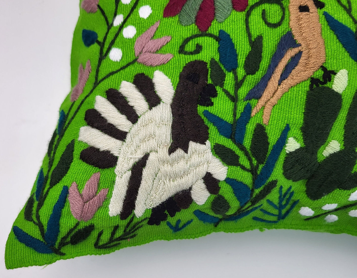 Housse de coussin brodée à la main mexicaine, housse de coussin motif animalier