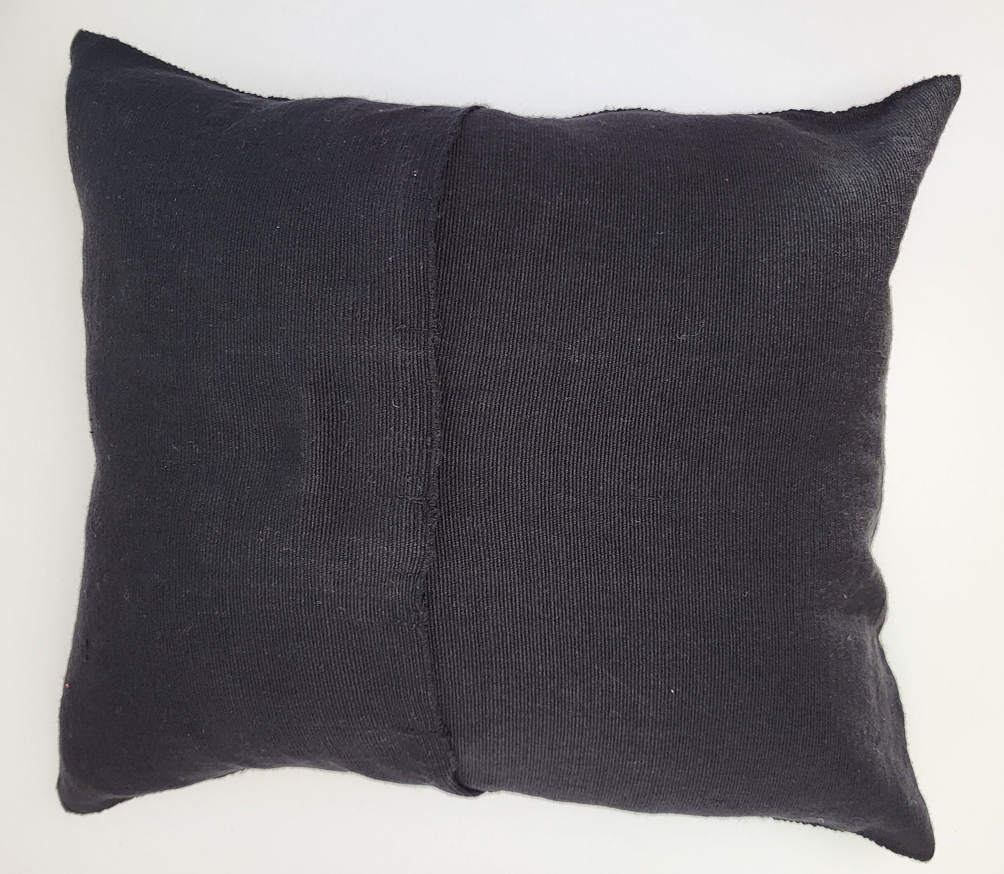 housse de coussin tissée et brodée, housse de coussin motif animalier