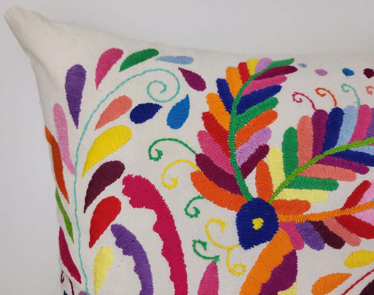 Mexican hand embroidered pillow cover, Otomi pillow cover, Mexico pillow, Mexican pillow cover