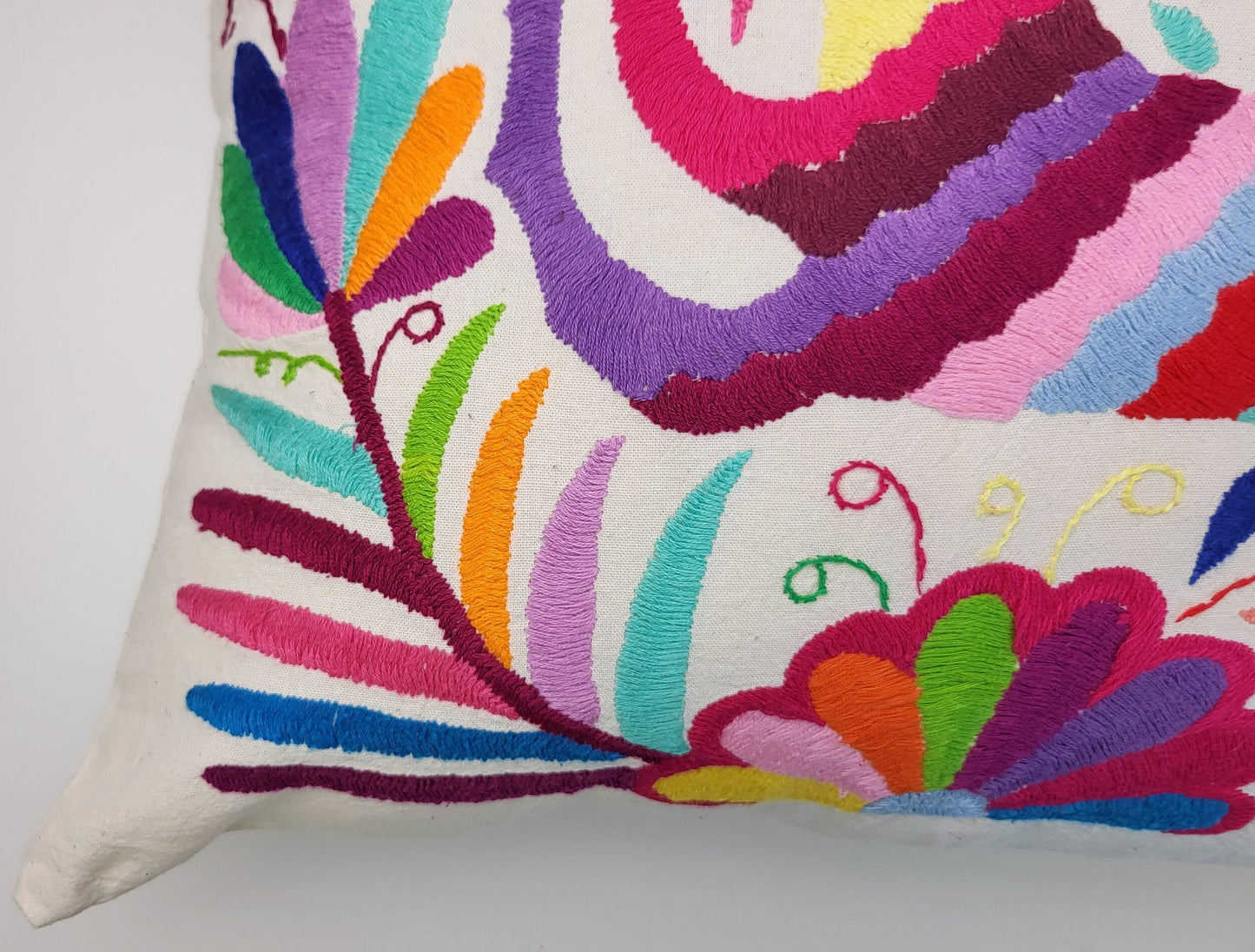 Mexican hand embroidered pillow cover, Otomi pillow cover, Mexico pillow, Mexican pillow cover