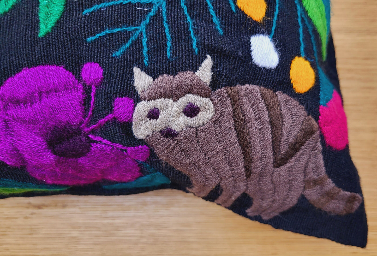 Housse de coussin brodée à la main mexicaine, housse de coussin motif animalier