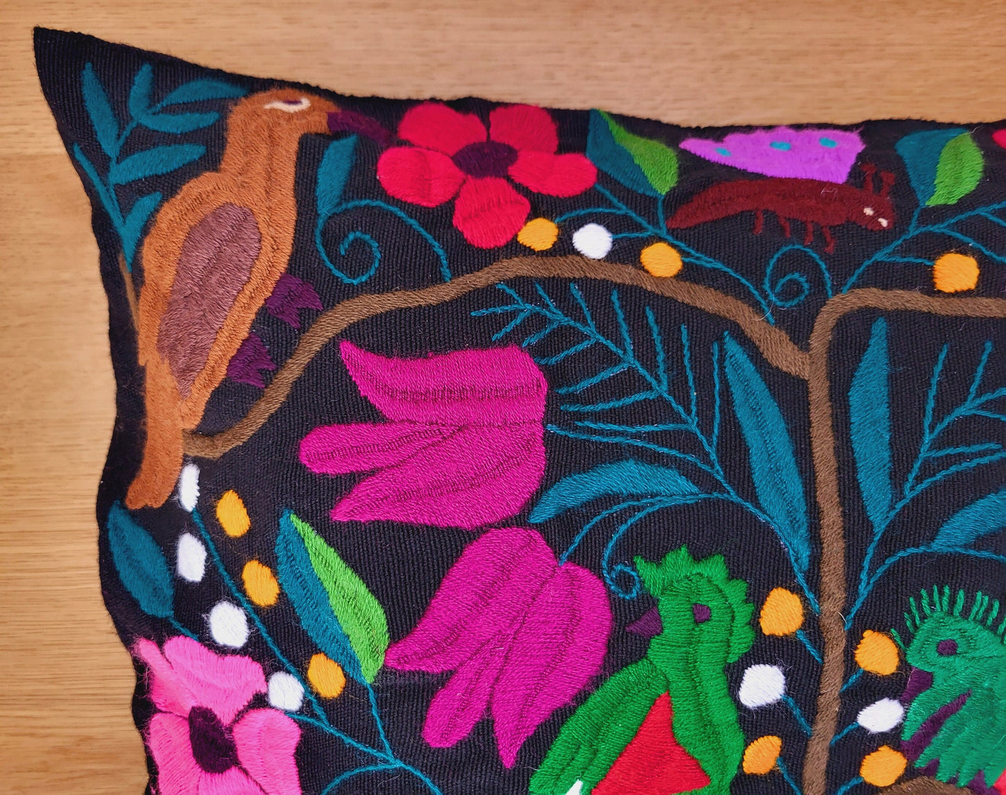 Housse de coussin brodée à la main mexicaine, housse de coussin motif animalier