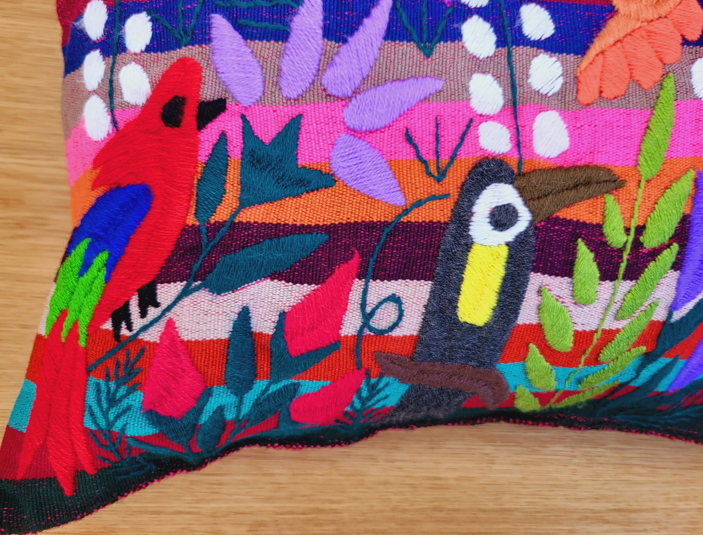 Housse de coussin brodée à la main mexicaine, housse de coussin motif animalier