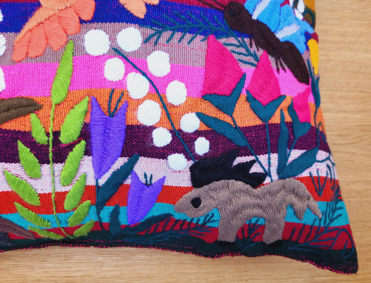 Housse de coussin brodée à la main mexicaine, housse de coussin motif animalier