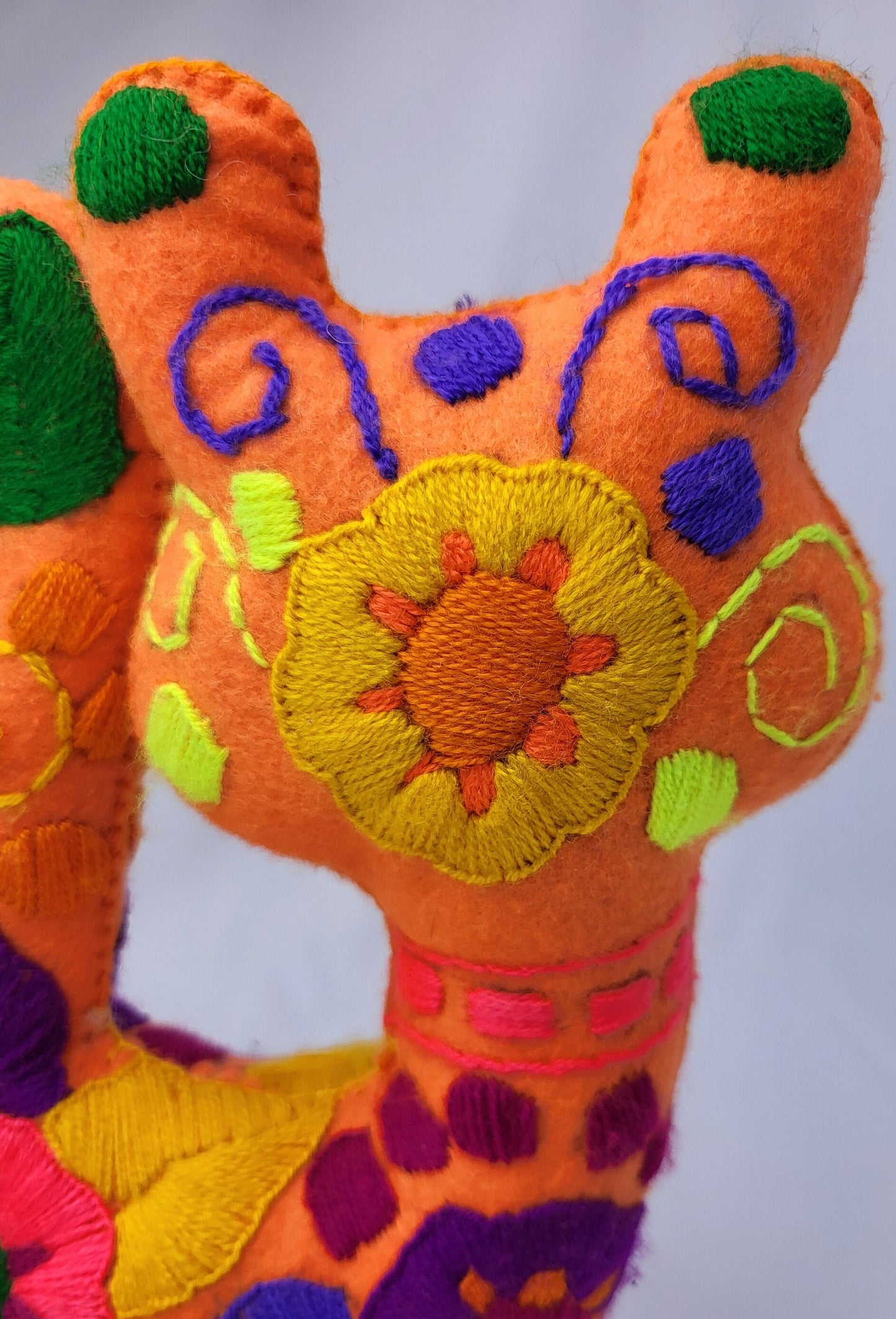 chat brodé à la main, peluche du Mexique