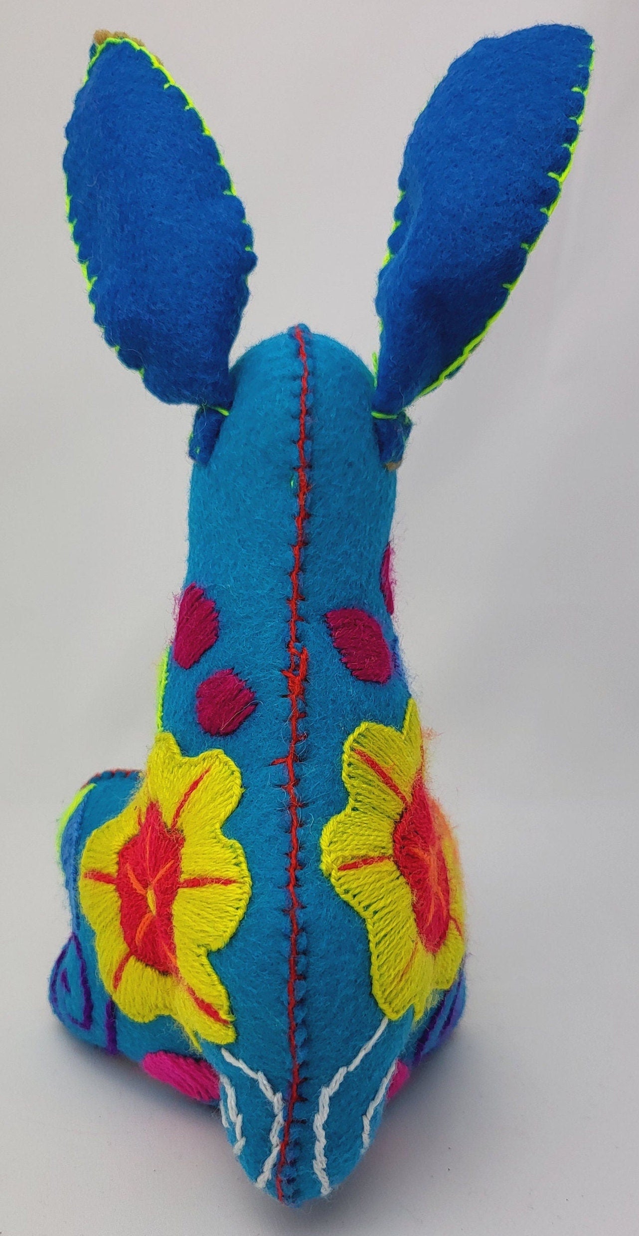 lapin en peluche fait à la main, animal en peluche du Mexique