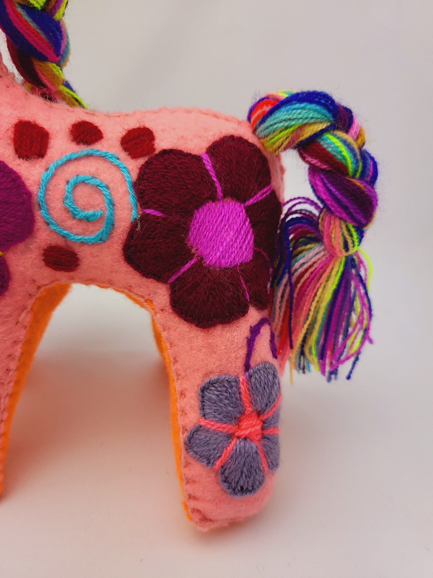 Licorne en peluche faite à la main, animal en peluche décoratif du Mexique