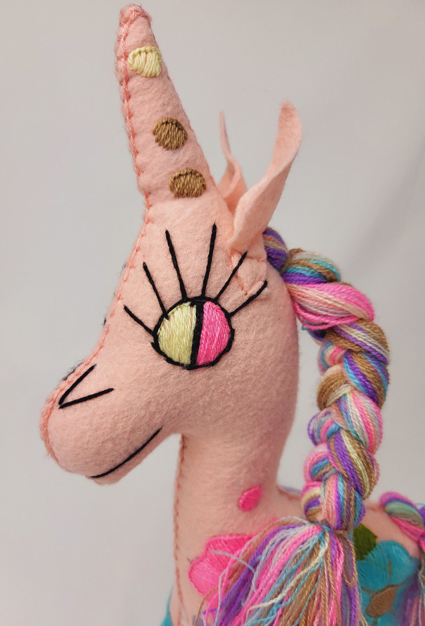 Licorne en peluche faite à la main, animal en peluche décoratif du Mexique