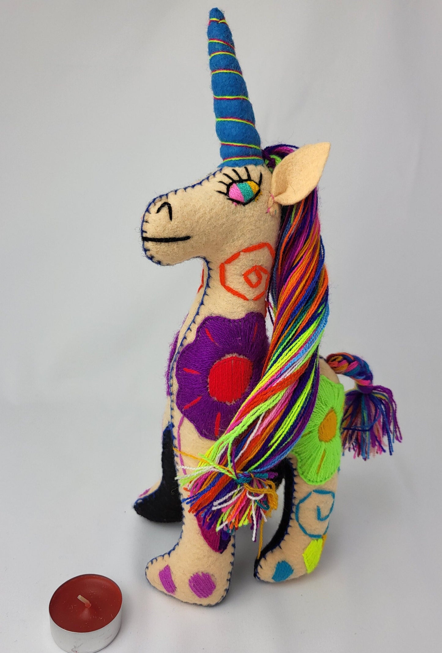 Licorne en peluche faite à la main, animal en peluche décoratif du Mexique