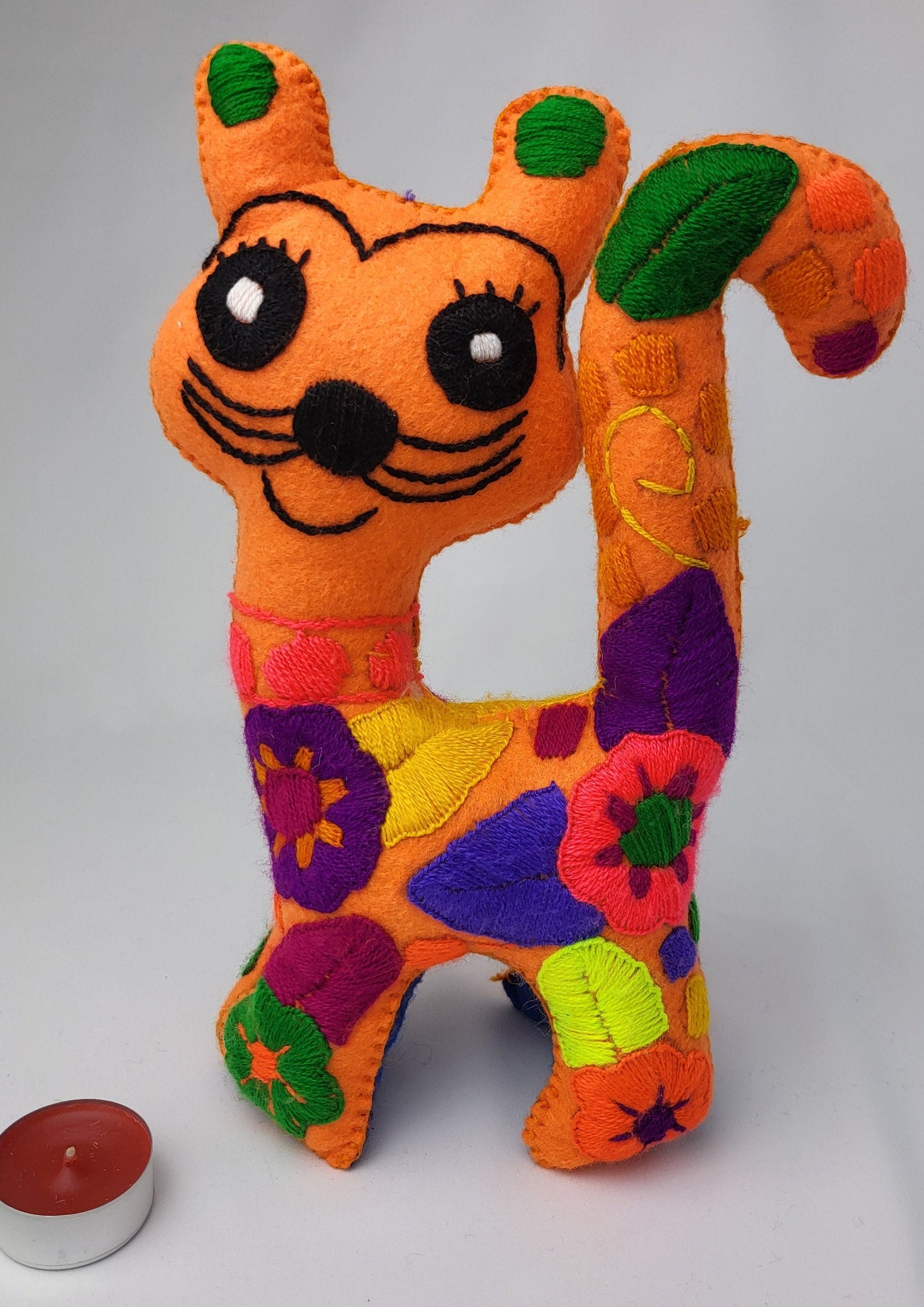 chat brodé à la main, peluche du Mexique