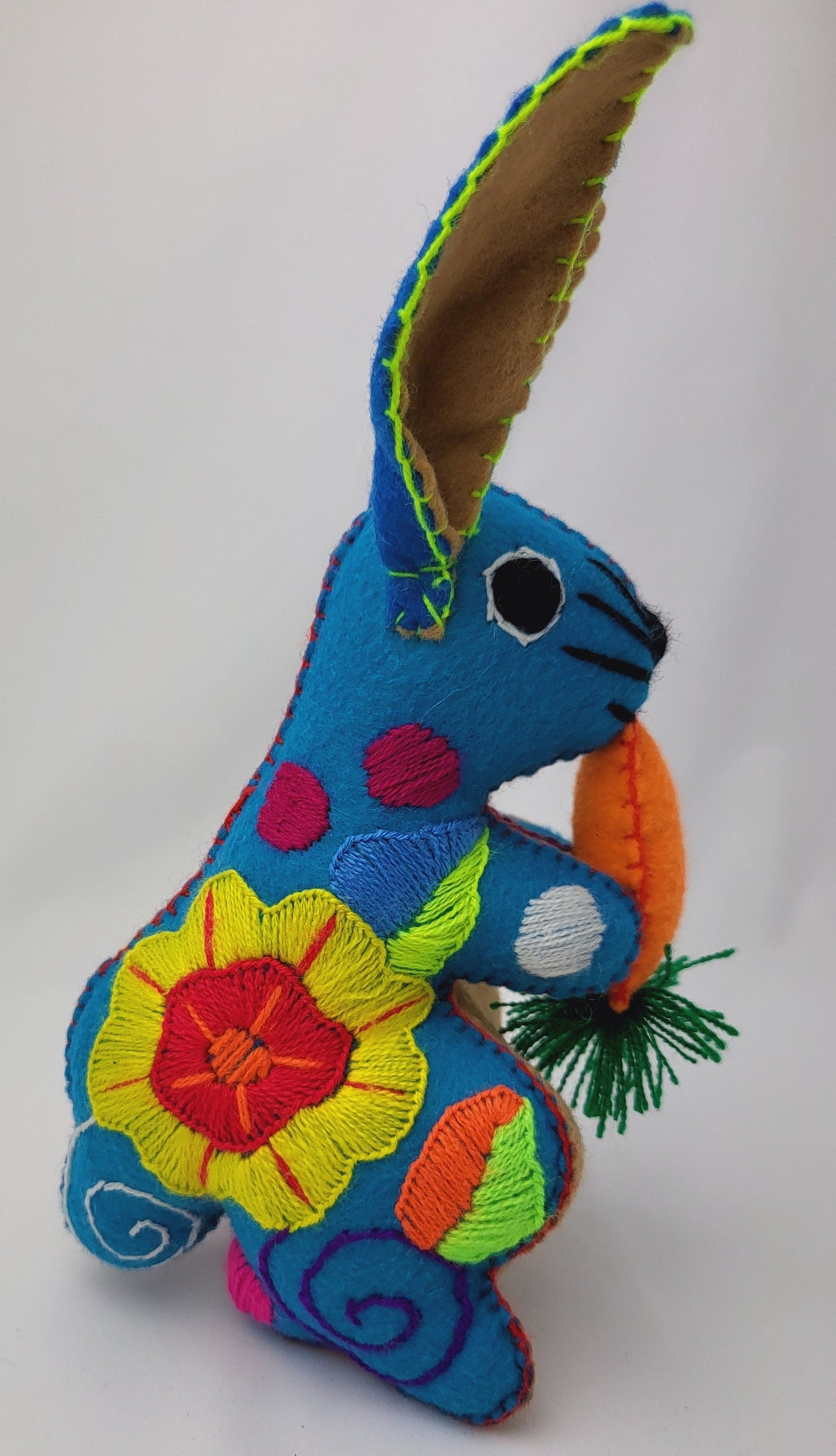 lapin en peluche fait à la main, animal en peluche du Mexique