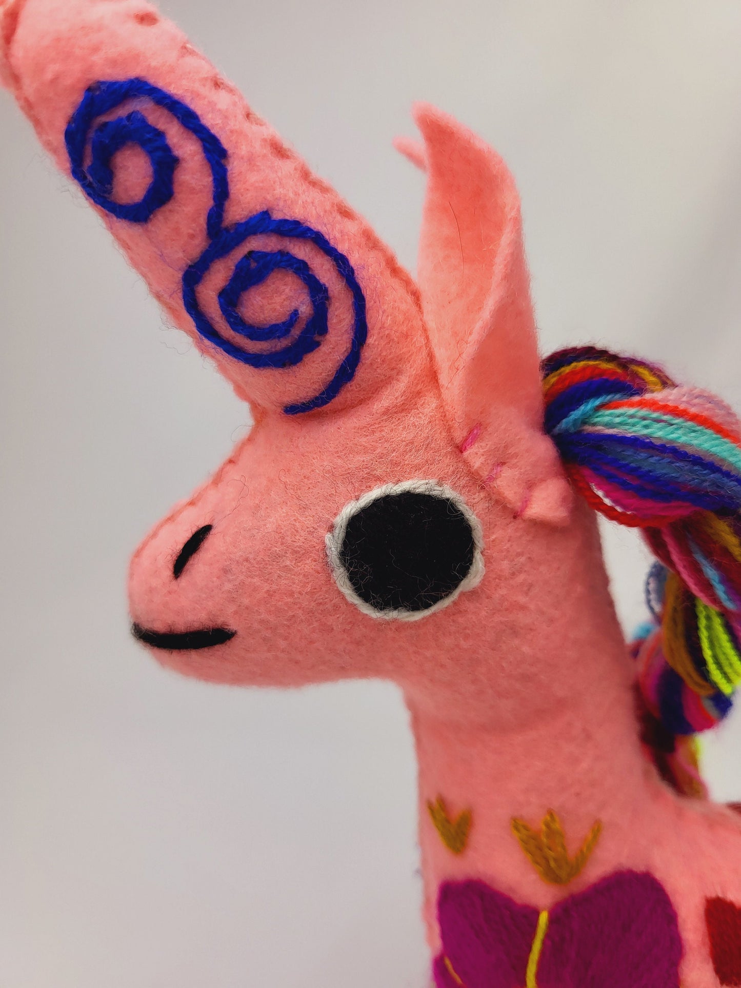 Licorne en peluche faite à la main, animal en peluche décoratif du Mexique