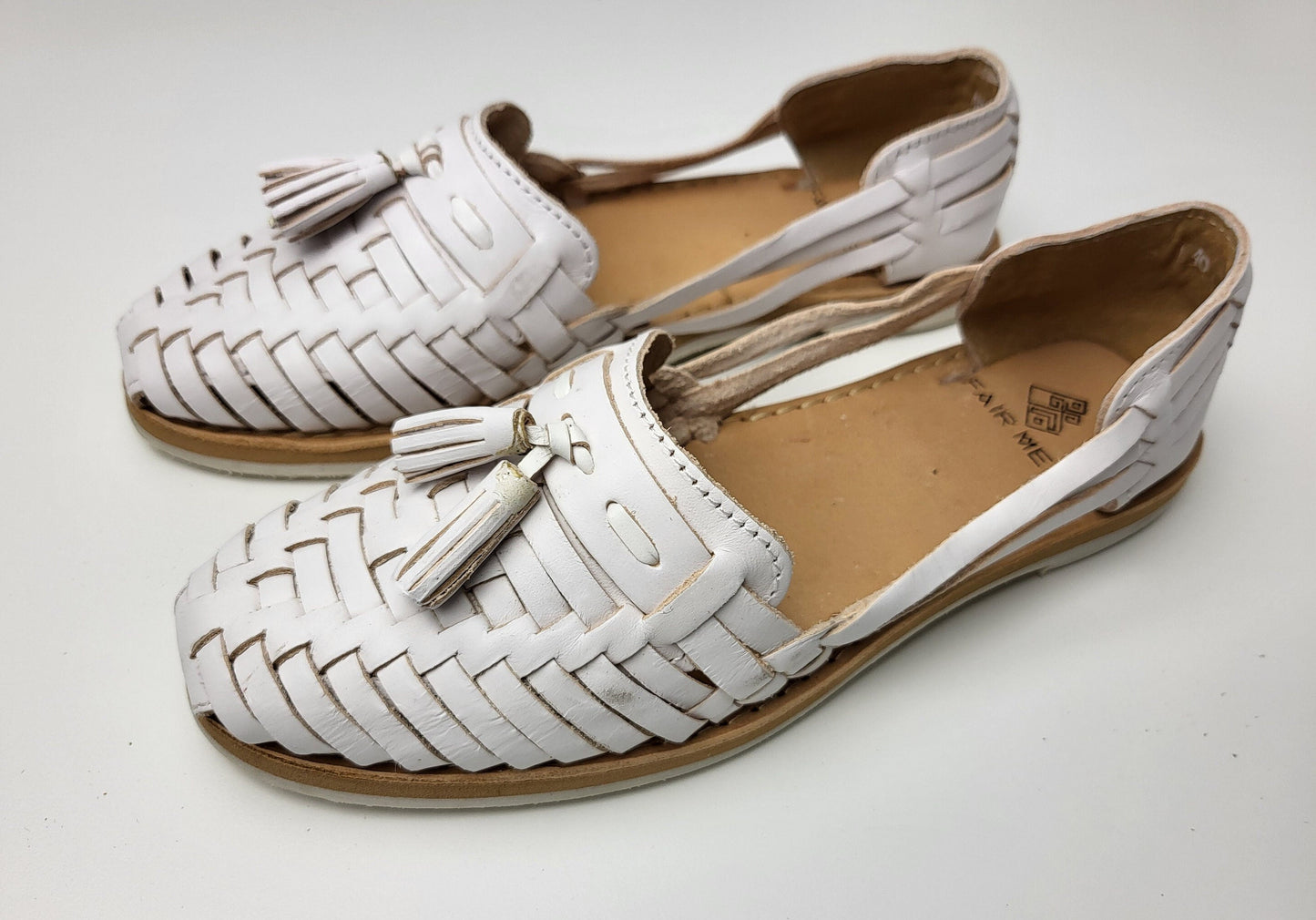 Huarache Sandalen Damen, Damen Ledersandalen, Flache Sandalen mit geschlossener Spitze, Handgefertigte Damen Sandalen, Echtleder Schuh
