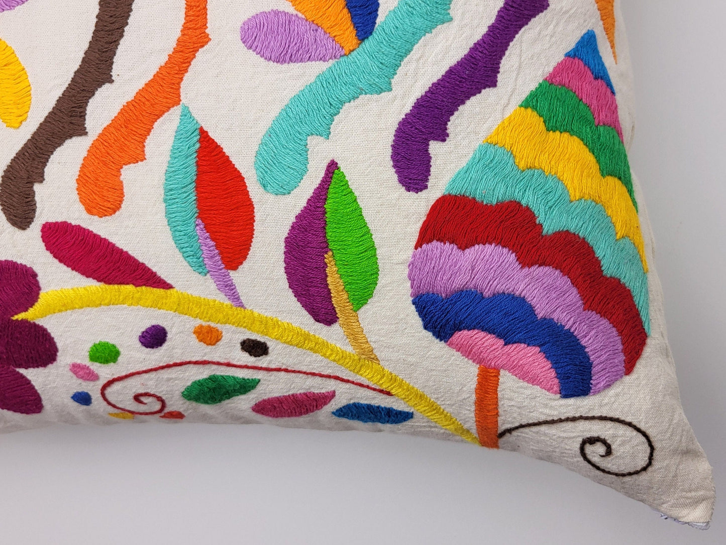 Mexican hand embroidered pillow cover, Otomi pillow cover, Mexico pillow, Mexican pillow cover