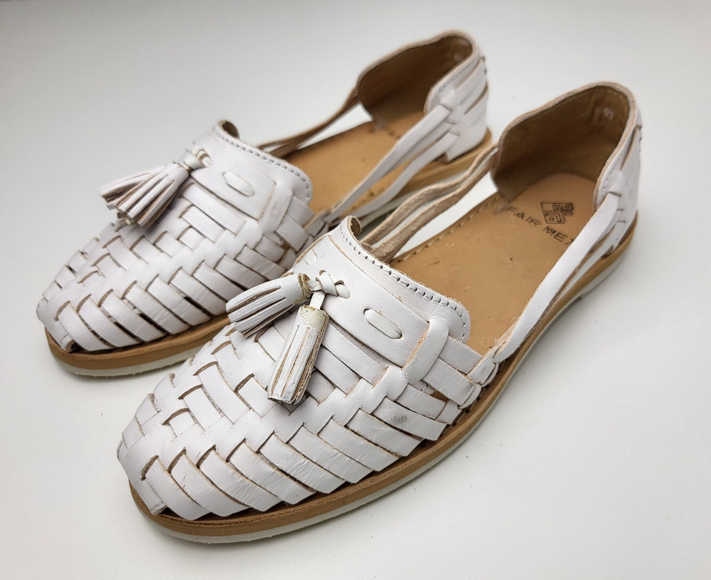 Huarache Sandalen Damen, Damen Ledersandalen, Flache Sandalen mit geschlossener Spitze, Handgefertigte Damen Sandalen, Echtleder Schuh