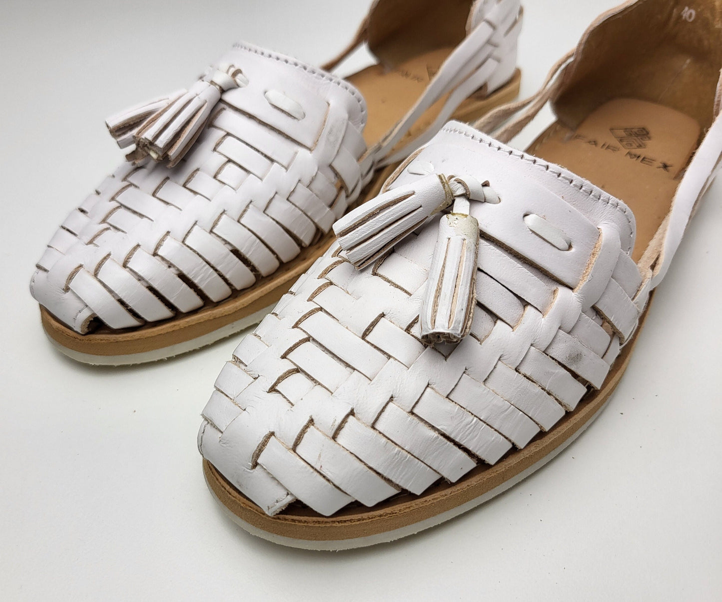 Huarache Sandalen Damen, Damen Ledersandalen, Flache Sandalen mit geschlossener Spitze, Handgefertigte Damen Sandalen, Echtleder Schuh