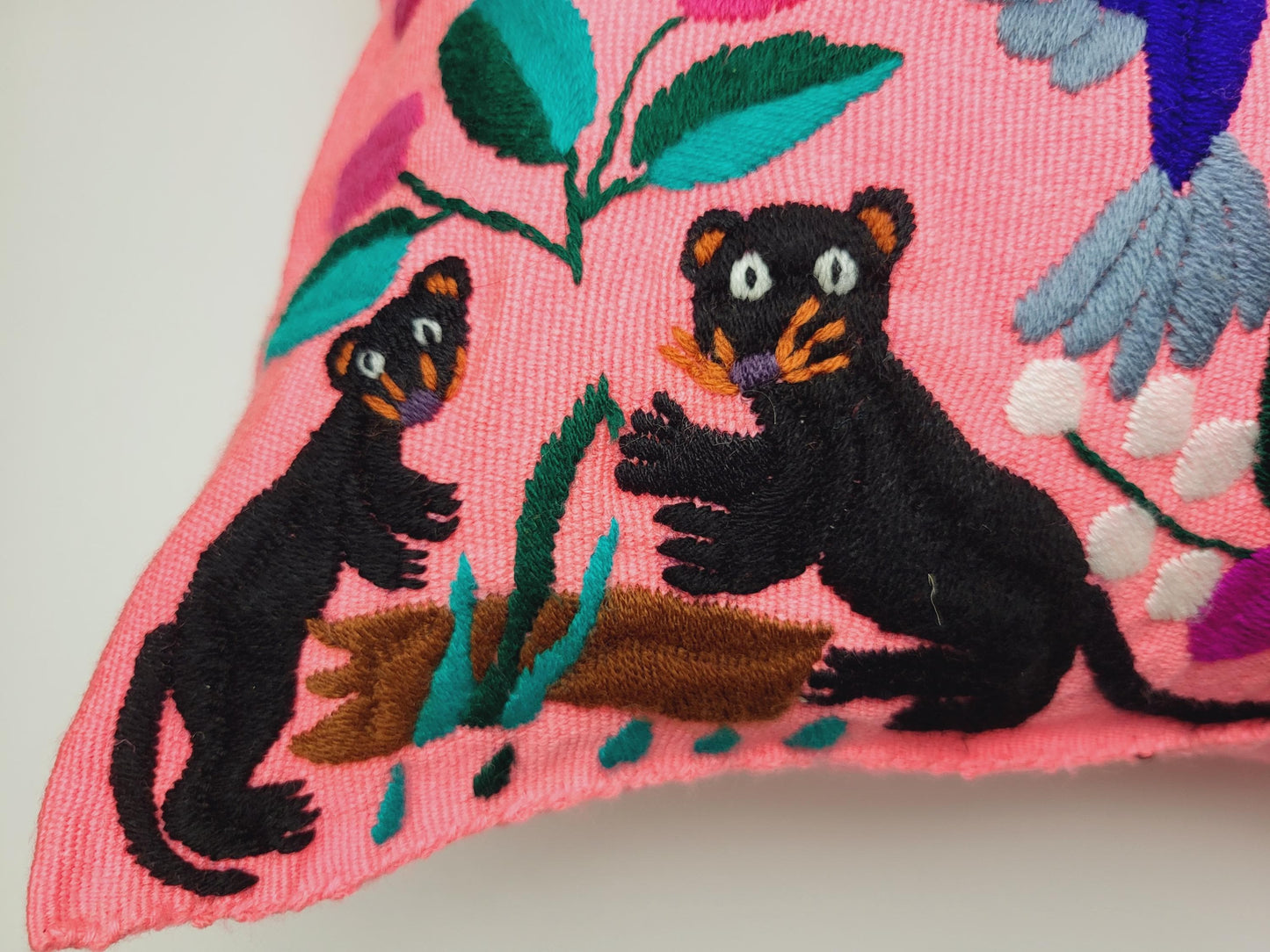 housse de coussin brodée et tissée à la main, housse de coussin motif animalier