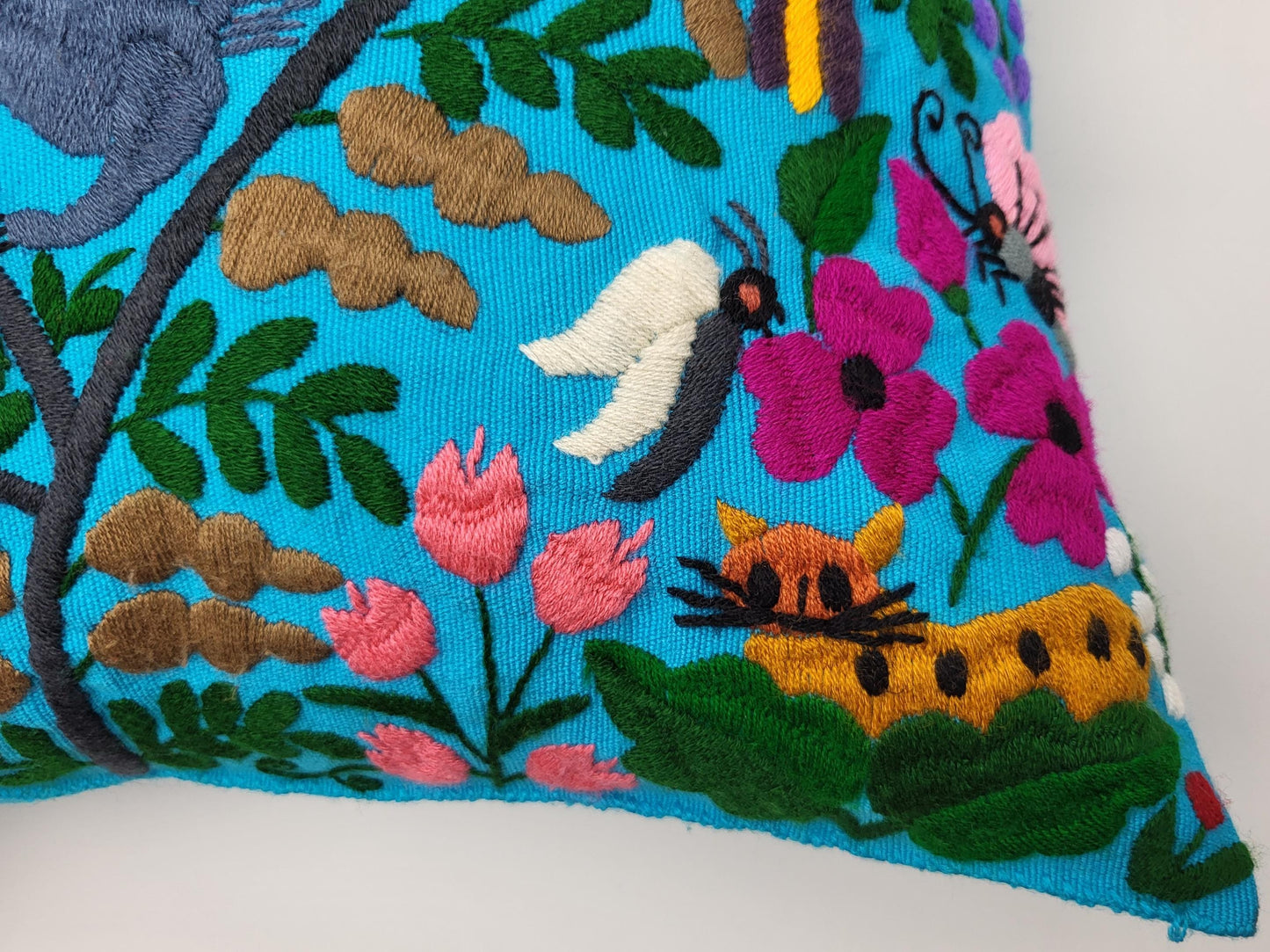 housse de coussin brodée et tissée à la main, housse de coussin motif animalier