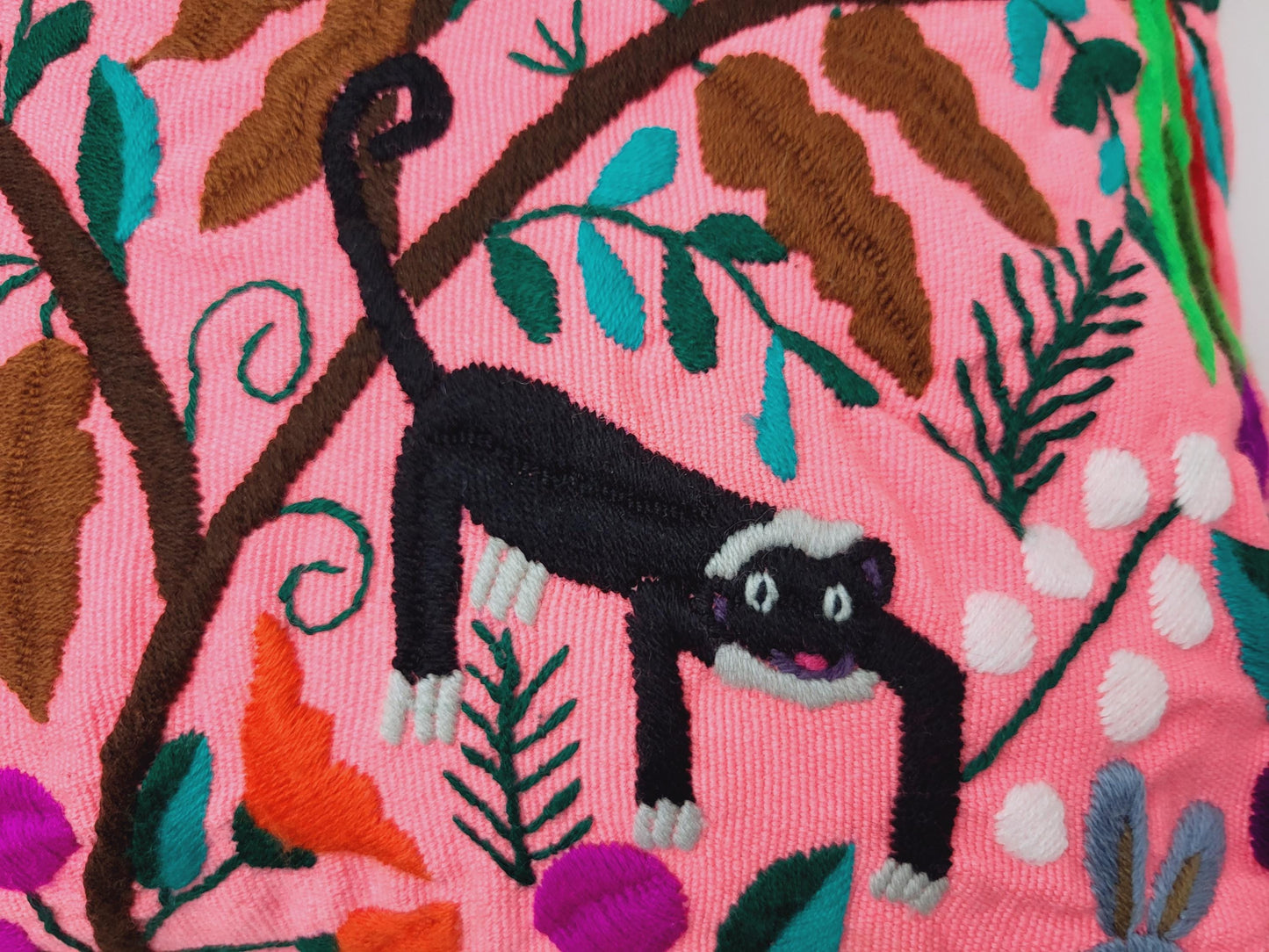 housse de coussin brodée et tissée à la main, housse de coussin motif animalier
