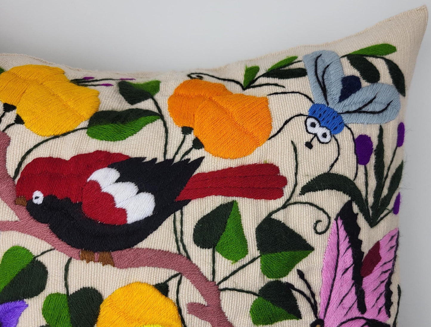 Hand-embroidered and woven Mexican cushion cover with animal pattern β Unique handicrafts from Mexico