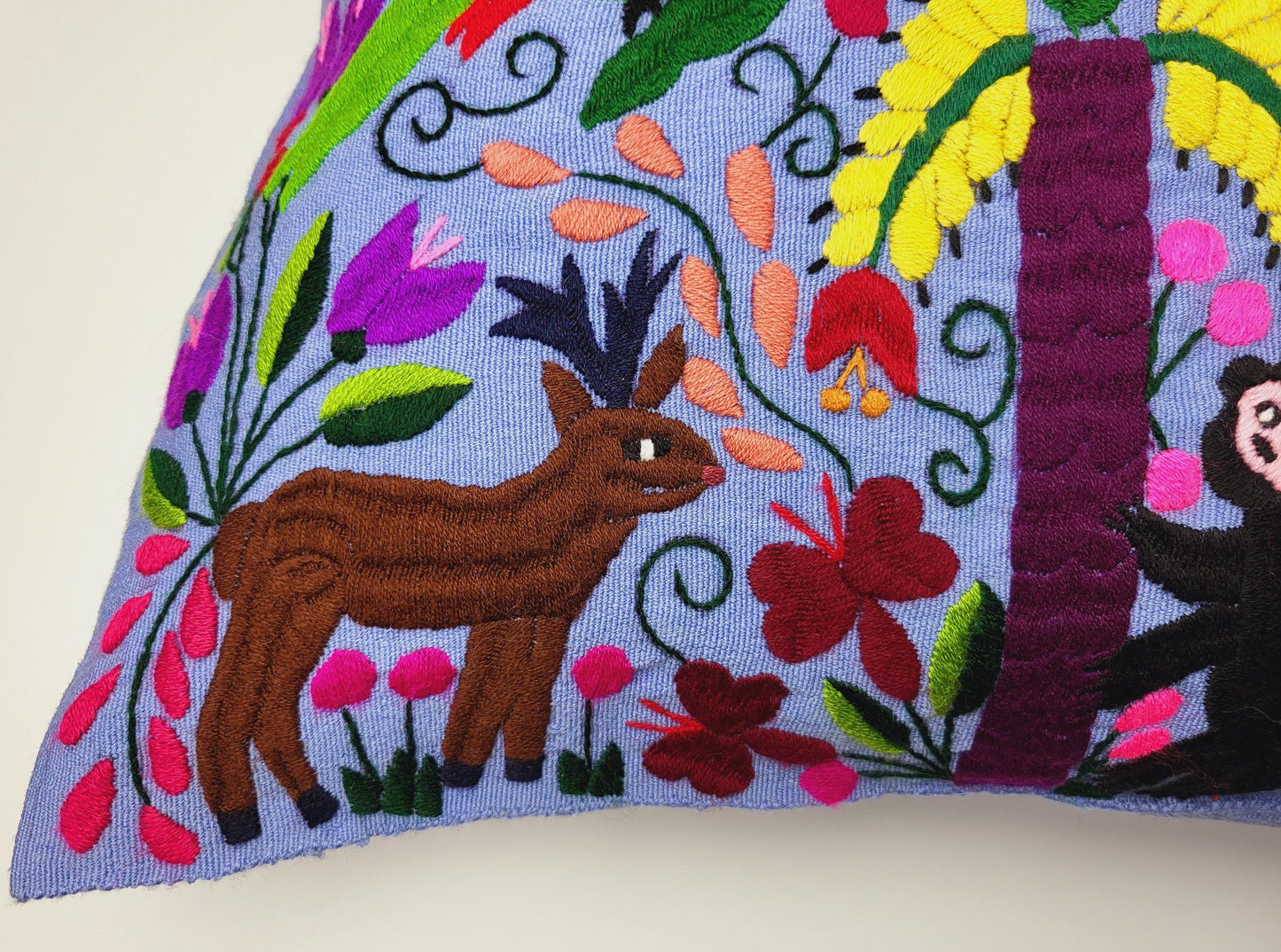 housse de coussin brodée et tissée à la main, housse de coussin motif animalier