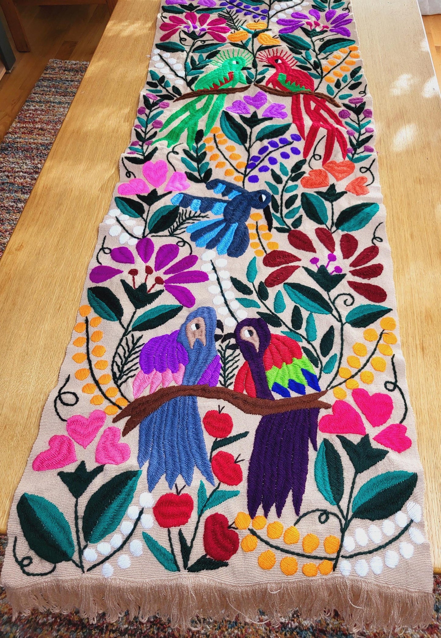 Coureur de table mexicain, tissé à la main et brodé, style Chiapas, tenture murale