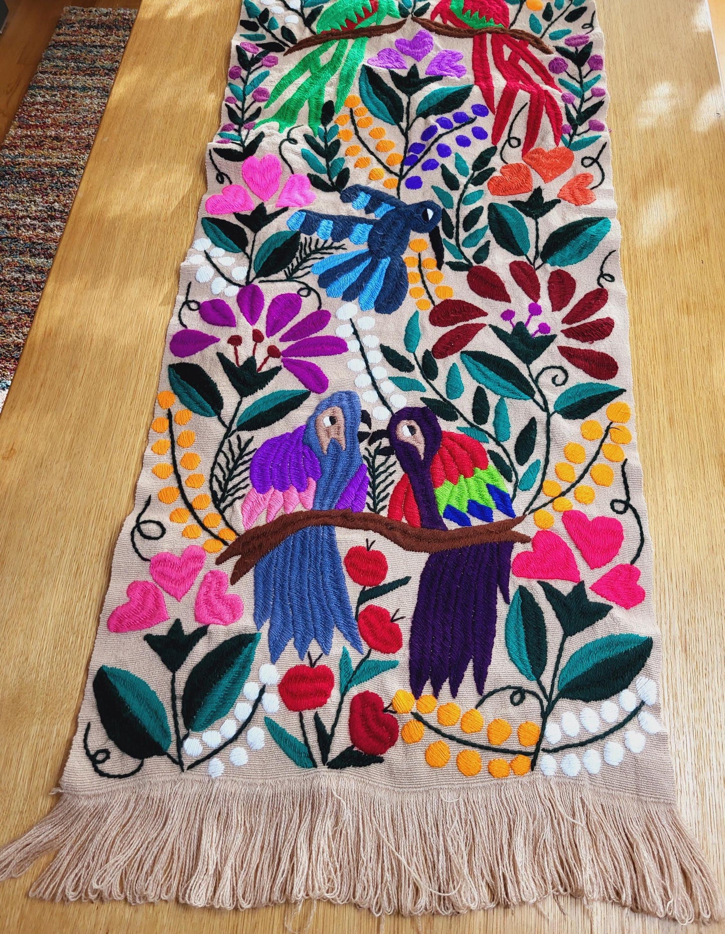 Coureur de table mexicain, tissé à la main et brodé, style Chiapas, tenture murale