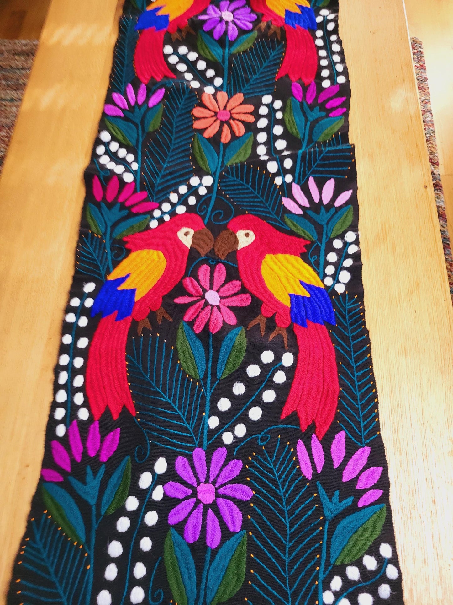 Coureur de table mexicain, tissé à la main et brodé, style Chiapas, tenture murale