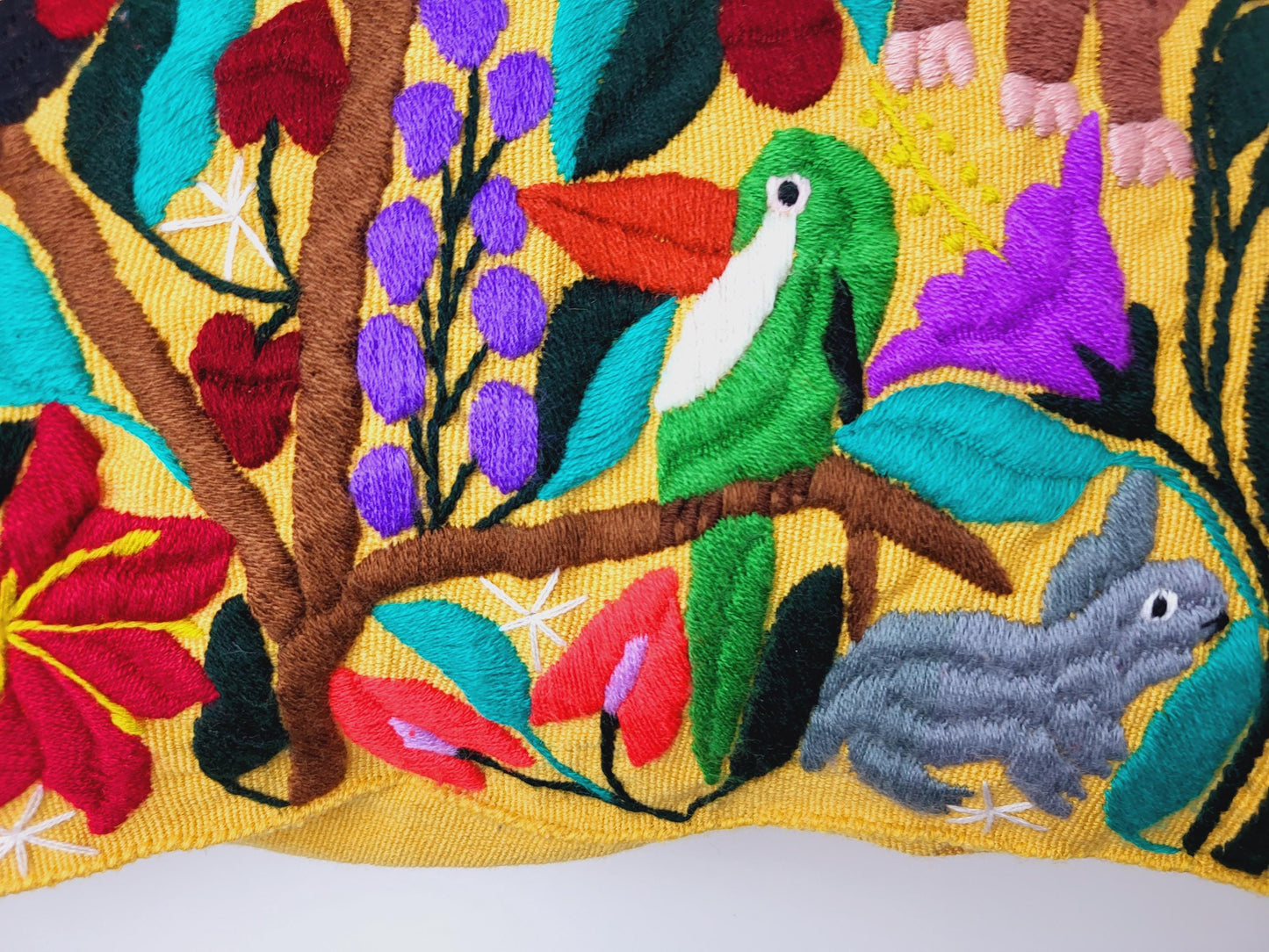 mexikanisches Zierkissen Couchkissen mit Tiermotiven handgewebt & bestickt