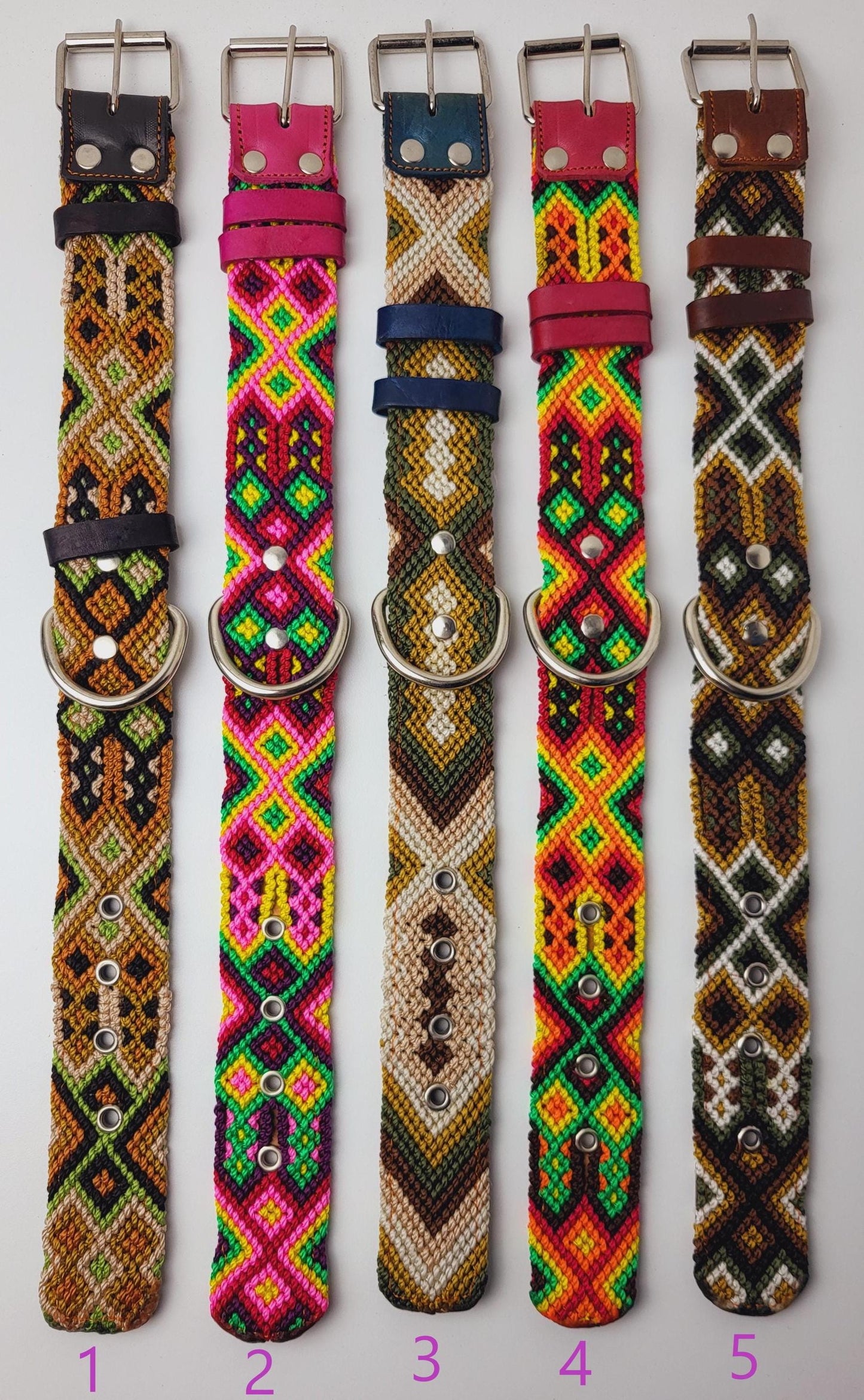 Handgemachte mexikanische Hundehalsbänder von Fairmex
Entdecken Sie farbenfrohe, handgefertigte Hundehalsbänder aus Mexiko. Jedes Stück wird von indigenen Kunsthandwerkern mit traditionellen Mustern und nachhaltigen Materialien gefertigt.