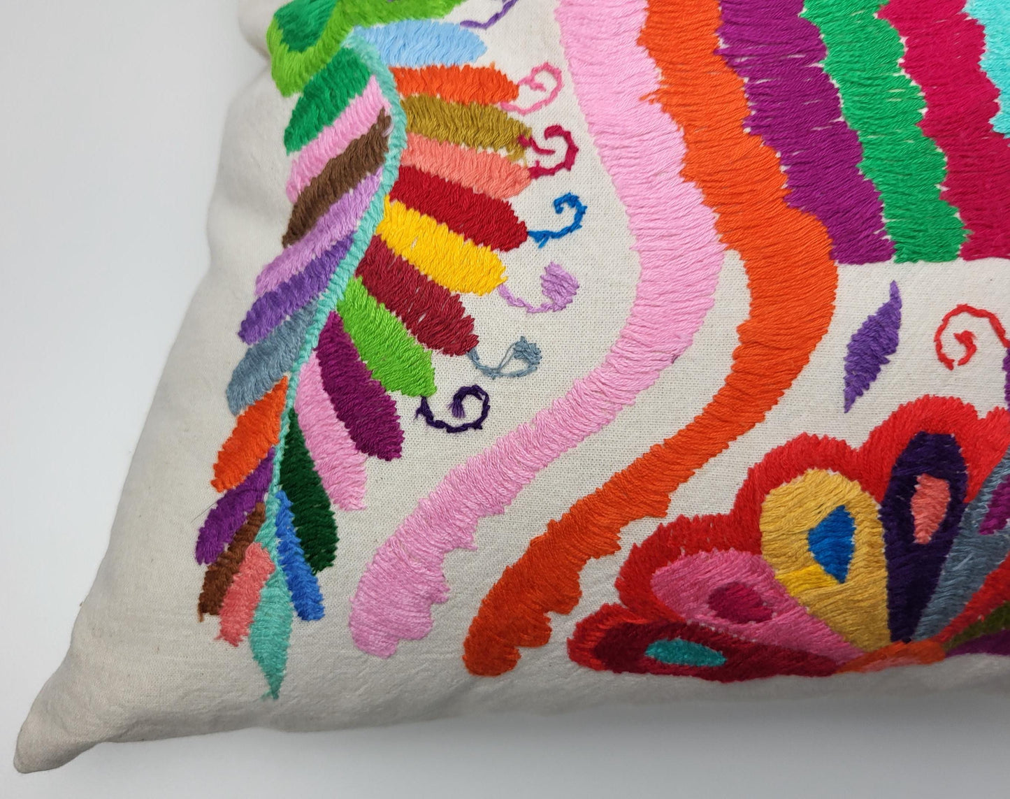 Mexican hand embroidered pillow cover, Otomi pillow cover, Mexico pillow, Mexican pillow cover