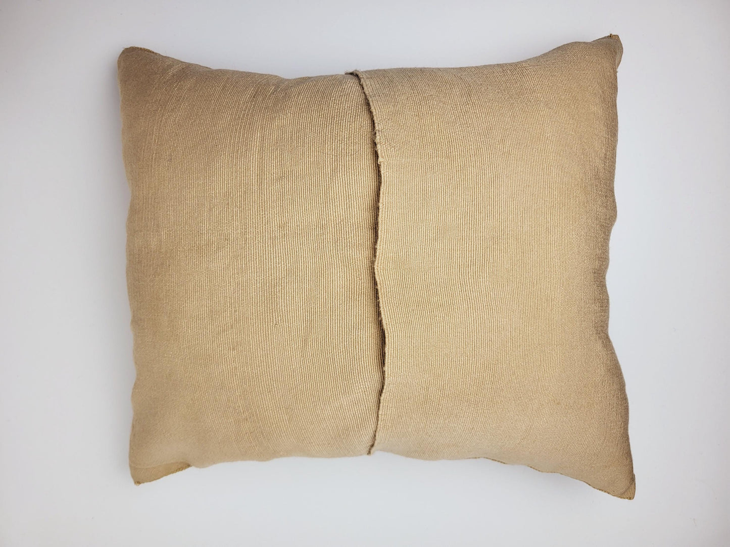 High-quality embroidered and hand-woven cushion cover from Mexico – decorated with a charming animal motif