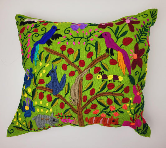 Exquisitely embroidered and handwoven cushion cover from Mexico – decorated with a unique and charming animal motif.
