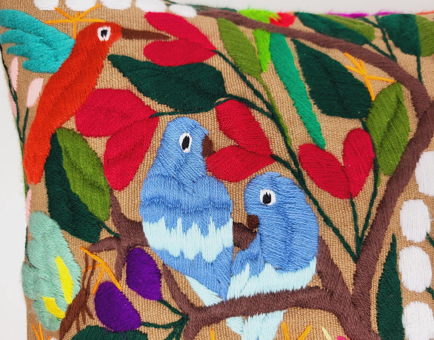 handbestickte und gewebte Kissenhülle, Kissenhülle mit Tiermuster