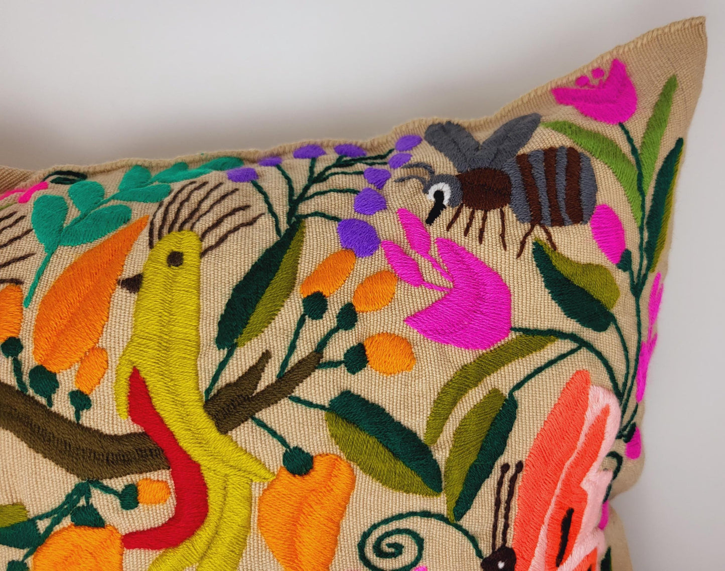 Mexikanischer handgemachter Kissenbezug, Tier und Pflanzen Stickmuster, Boho Kissenhülle