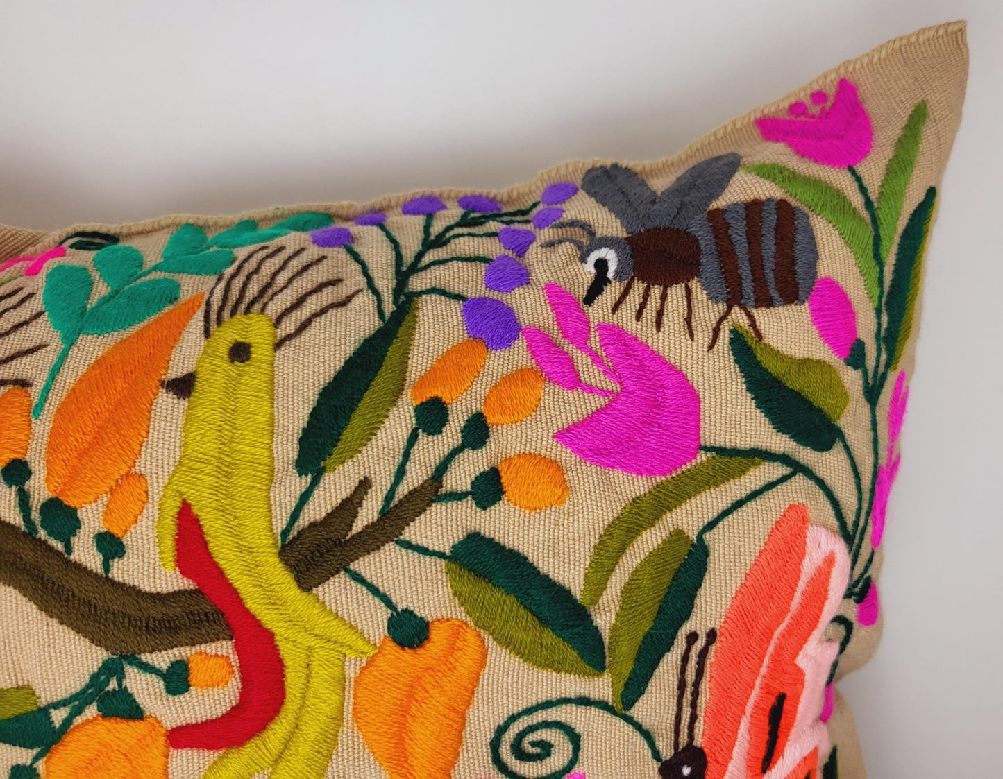 Mexikanischer handgemachter Kissenbezug, Tier und Pflanzen Stickmuster, Boho Kissenhülle