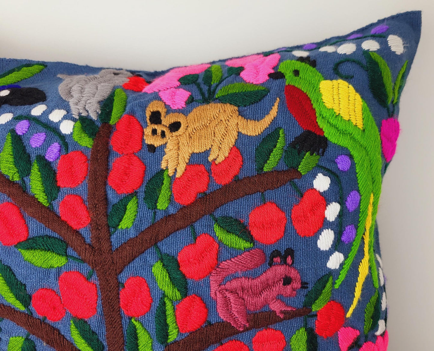 Handbestickter mexikanischer Kissenbezug - Authentisches Kunsthandwerk aus Chiapas