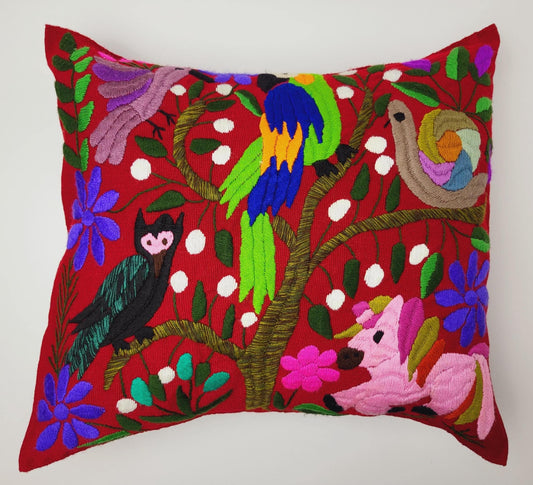 Besticktes und gewebtes Kissen aus Mexiko, Kissenhülle mit Tiermuster aus Mexiko