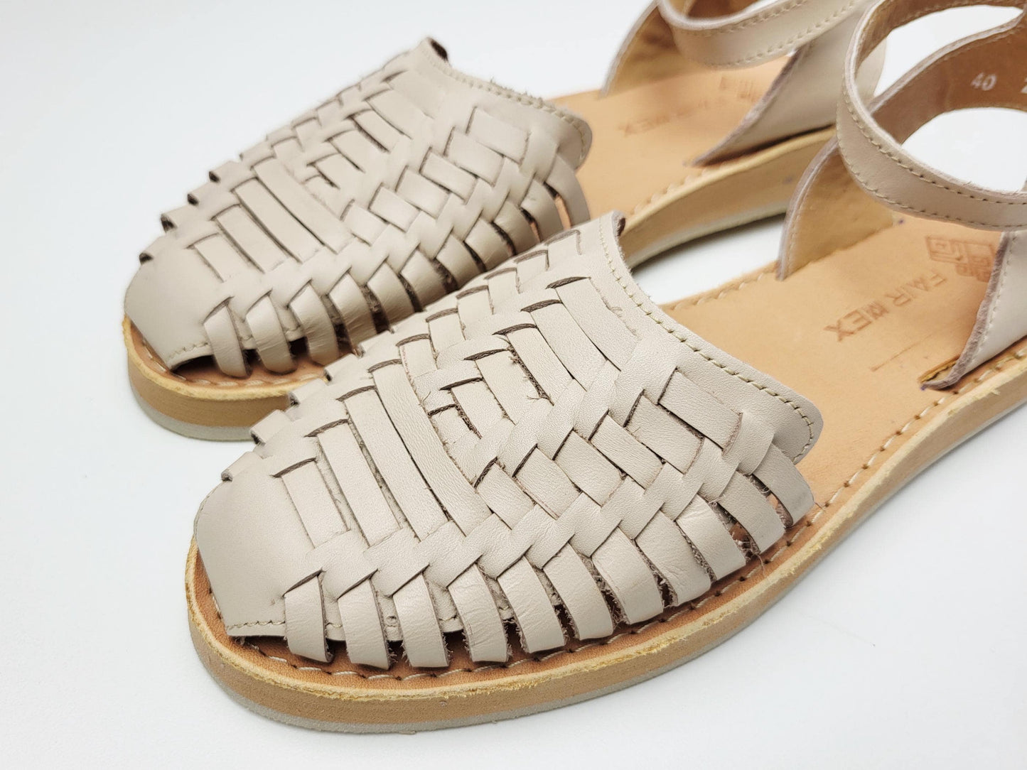 mexikanische Sandalen Damen, Damen Ledersandalen, Flache Sandalen mit geschlossener Spitze, Handgefertigte Damen Sandalen, Lederschuhe