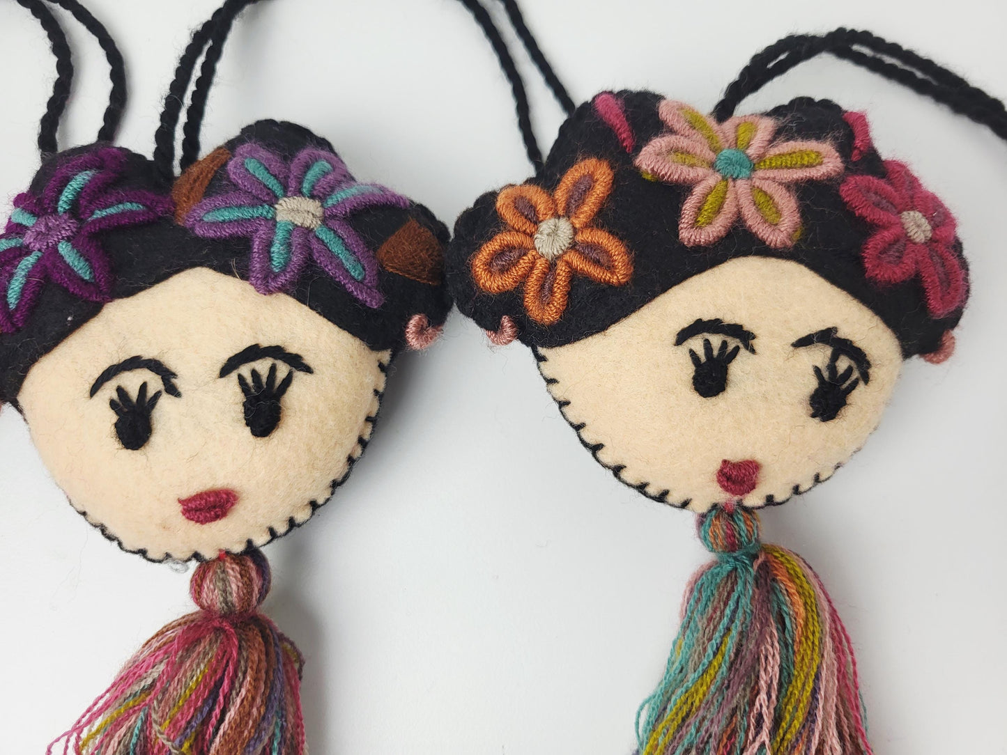 Mexikanischer Deko-Anhänger – Frida Kahlo (handgemacht)