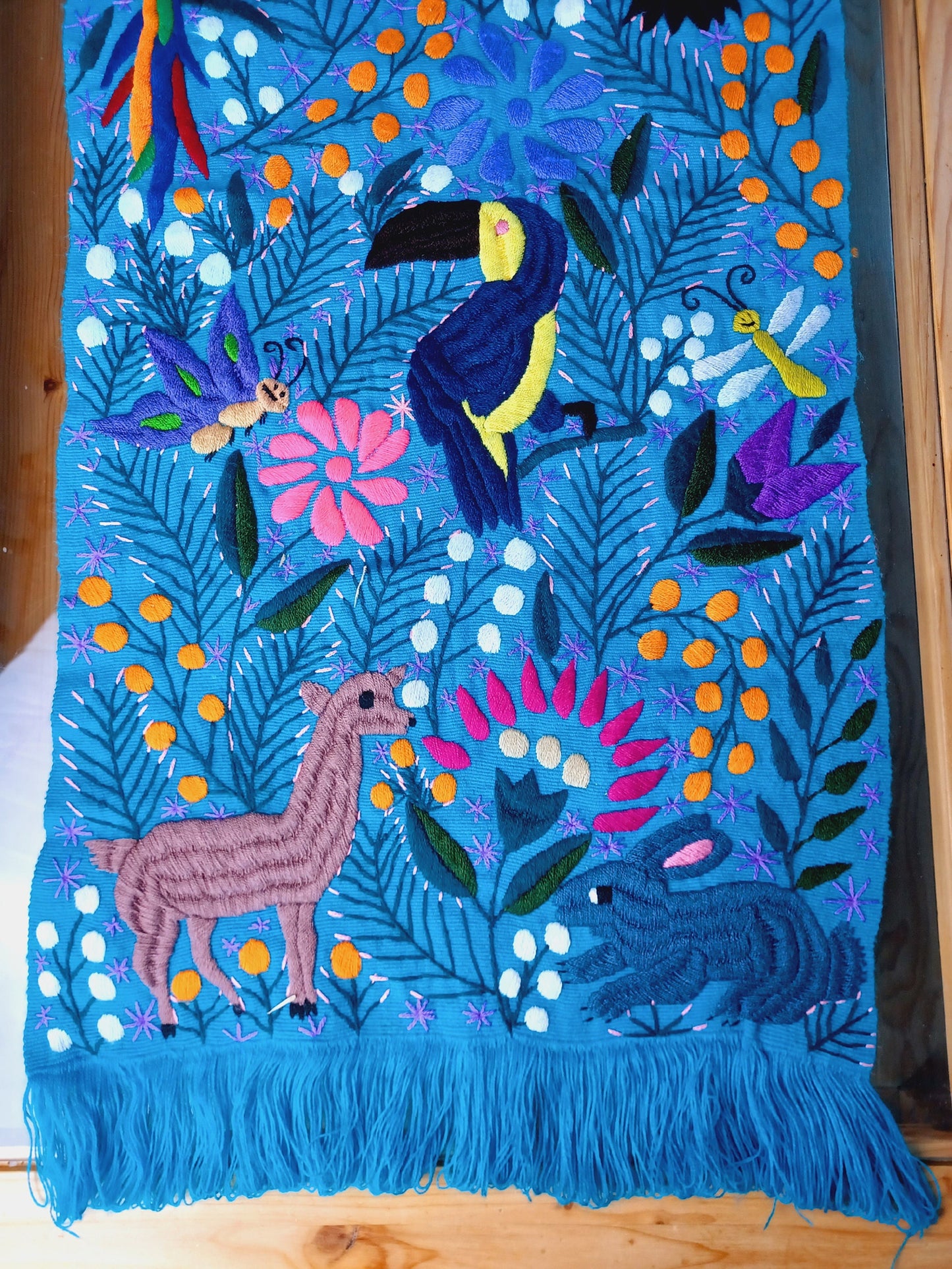 Chemin de table mexicain, tissé et brodé main, motif animalier coloré, décor coloré, art du tissage 160 cm