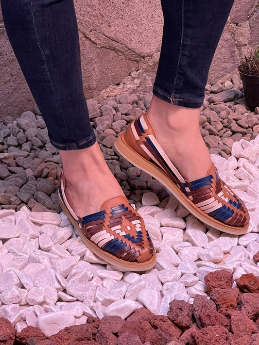 Huaraches mexicaines, sandales en cuir pour femmes, sandales plates à bout fermé, sandales pour femmes faites à la main, chaussures en cuir véritable