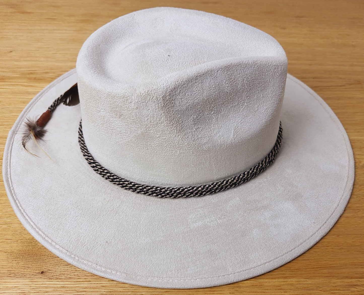 Fedora Hut mit Feder, handgemachter Hut aus Mexiko,  Hut mit Federn, Boho Hut