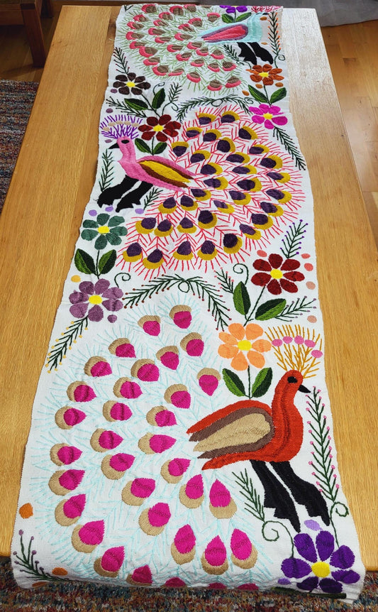 handbestickte mexikanische Tischläufer, table runner from Mexico