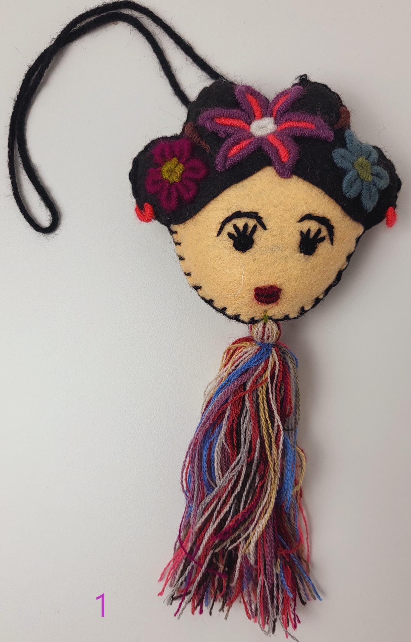 bunte Frida Kahlo Anhänger aus Mexiko.bunte Frida Kahlo Anhänger aus Mexiko.